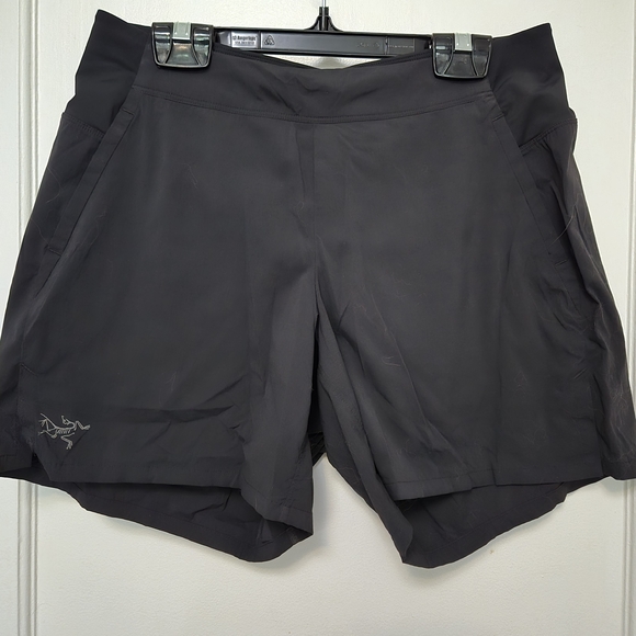 Arc'teryx Women's Black Athletic Shorts - Picture 3 of 6